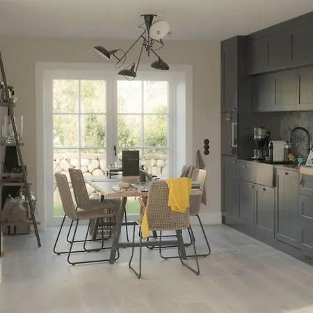 With 2 Bedrooms Feriehus