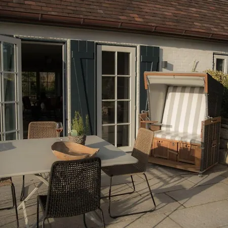 With 2 Bedrooms 度假居